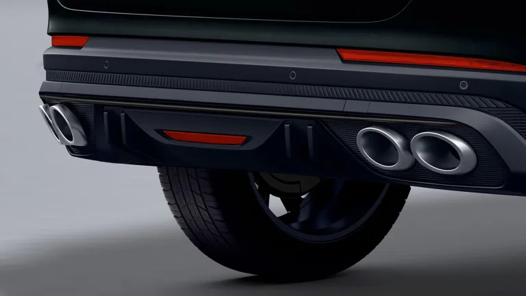 Four Exhausts on Both Sides of the Vehicle